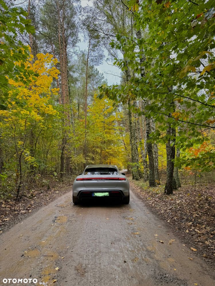 Porsche Taycan - 6