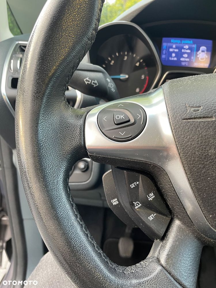 Ford Grand C-MAX - 32