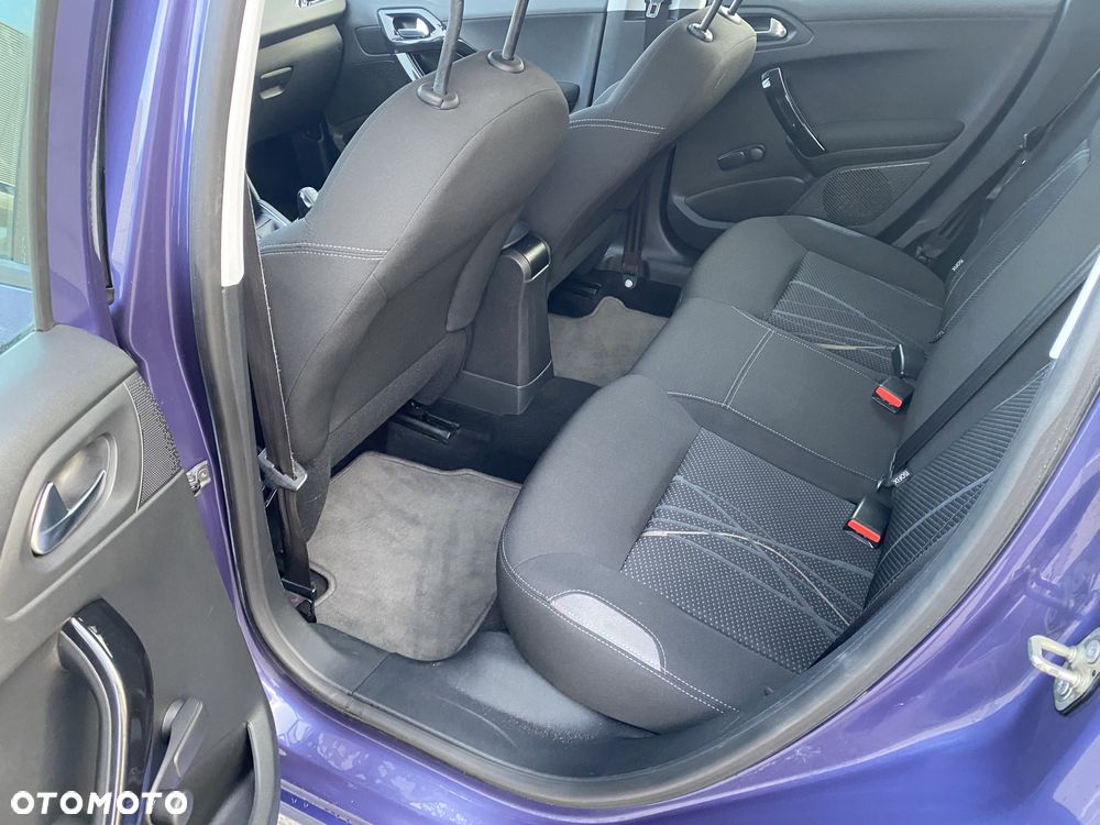 Peugeot 208 1.2 PureTech Active - 24
