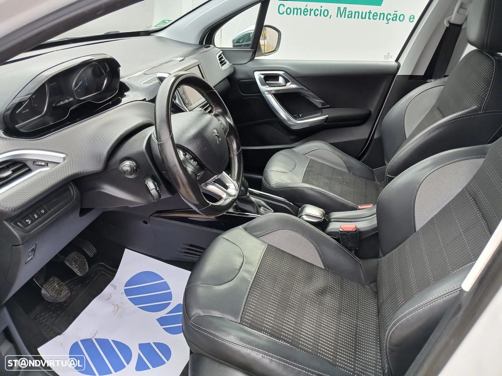 Peugeot 2008 1.2 PureTech Style - 19