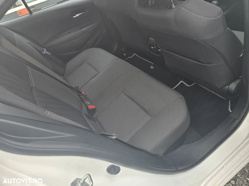 Toyota Corolla 1.8 HSD Business - 9