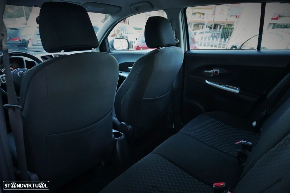 Toyota Urban Cruiser 1.33 4x2 Town - 12