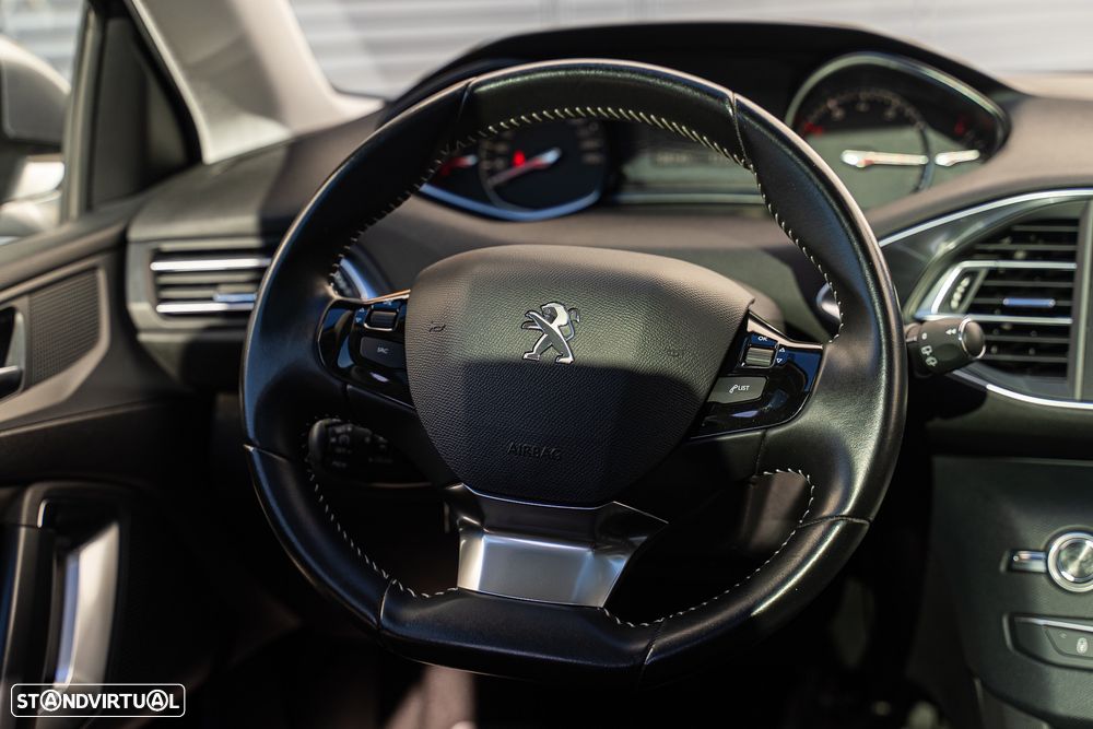 Peugeot 308 SW PureTech 130 EAT6 Stop & Start Allure - 17