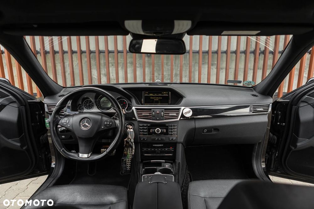 Mercedes-Benz Klasa E 350 CGI BlueEFFICIENCY 7G-TRONIC Avantgarde - 33