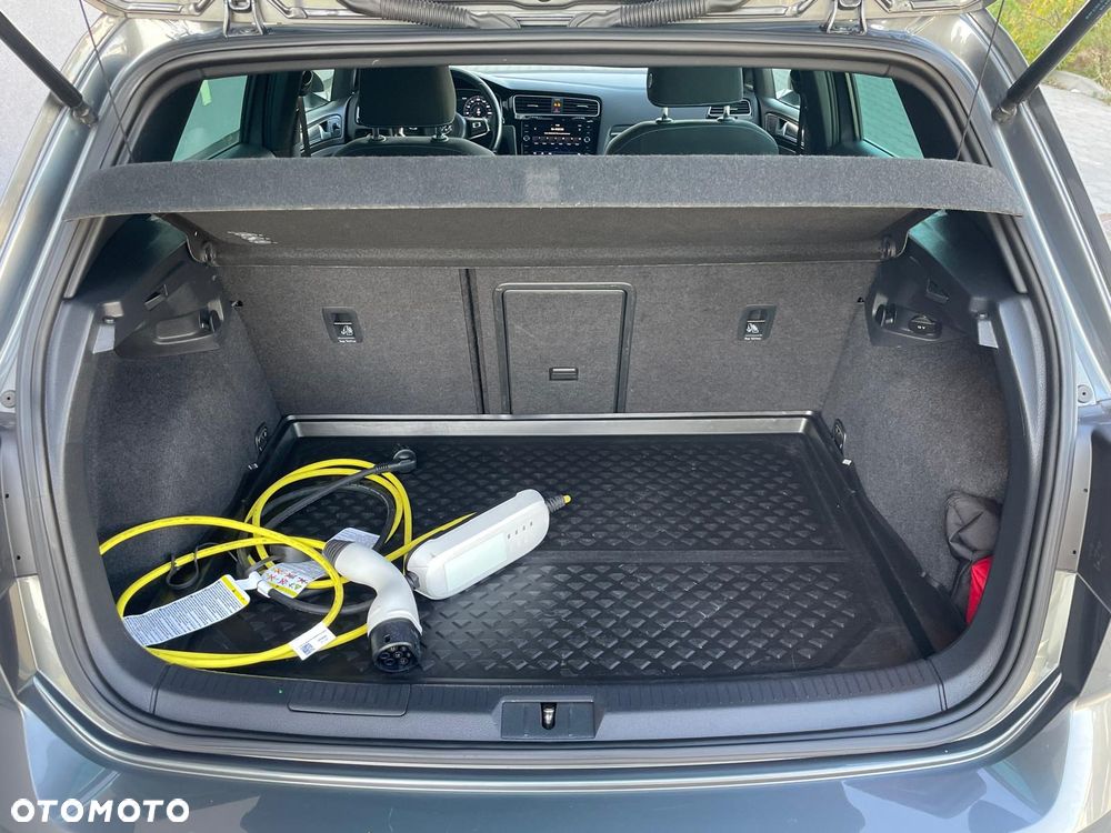 Volkswagen Golf - 19
