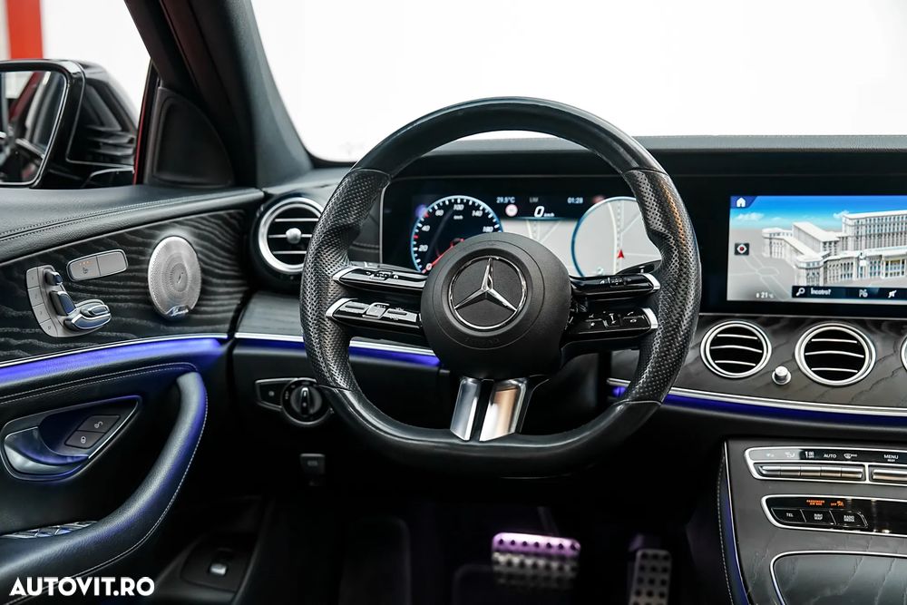 Mercedes-Benz E 300 de 4Matic 9G-TRONIC AMG Line - 14