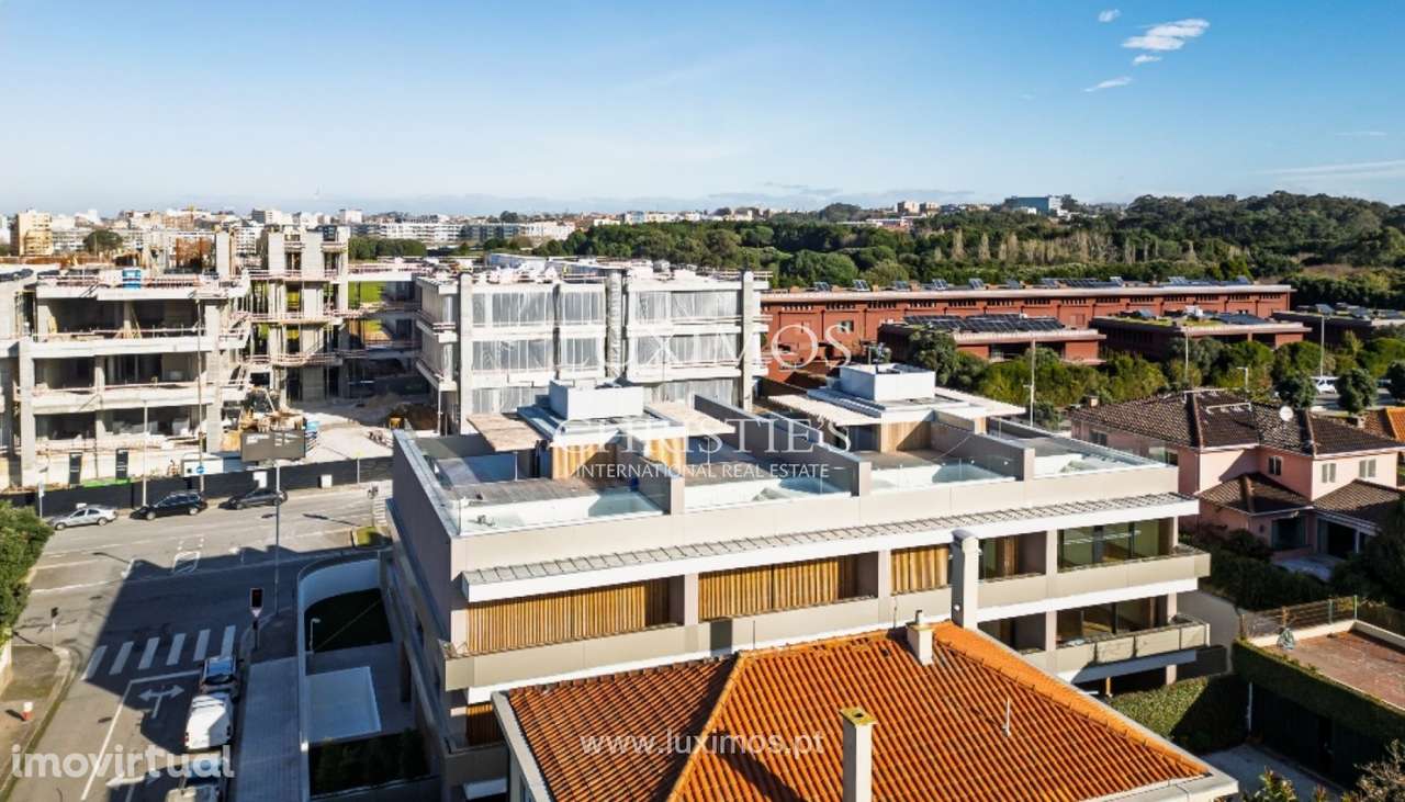Apartamento T4+1 com terraço e piscina, na Foz, Porto - Grande imagem: 4/17