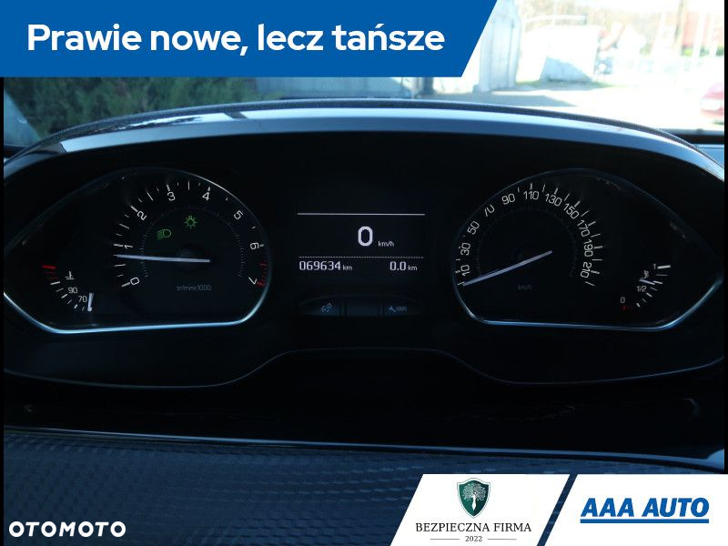Peugeot 208 - 12