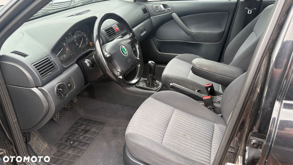 Skoda Octavia 2.0 Combi Elegance - 17