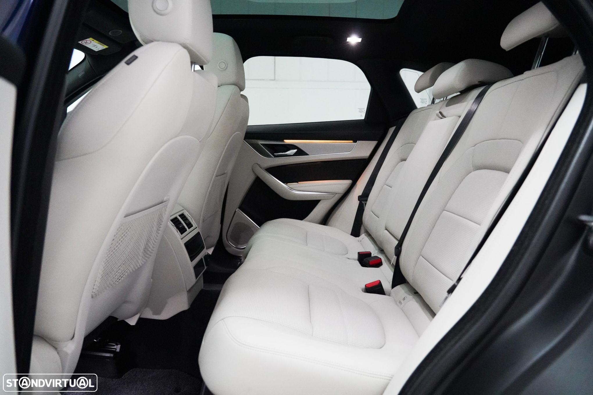 Jaguar F-Pace 2.0 P400e AWD R-Dynamic HSE - 7