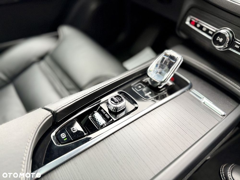 Volvo XC 90 T8 AWD Twin Engine Geartronic Inscription - 24