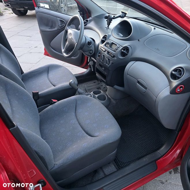 Toyota Yaris 1.0 Terra - 10