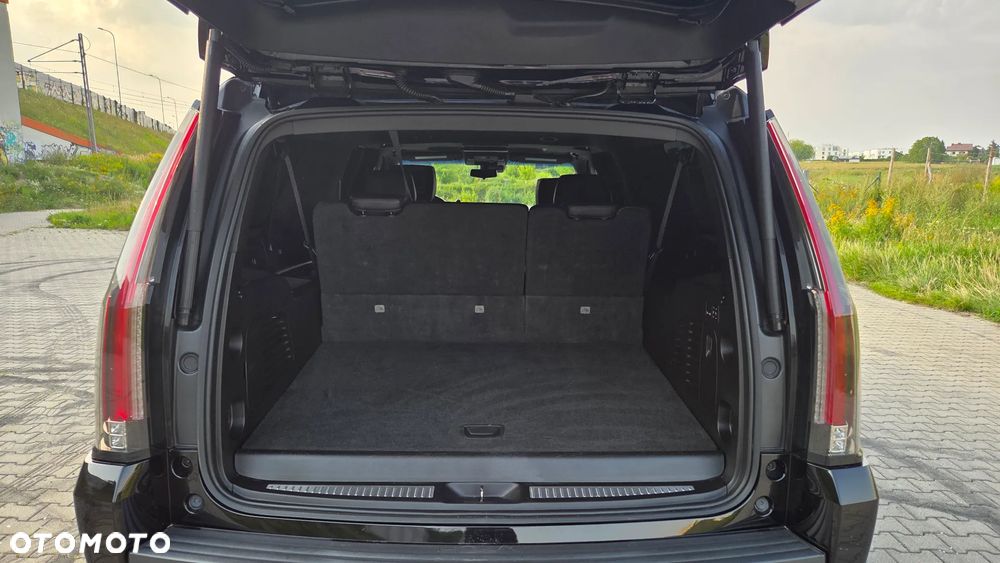 Cadillac Escalade - 15