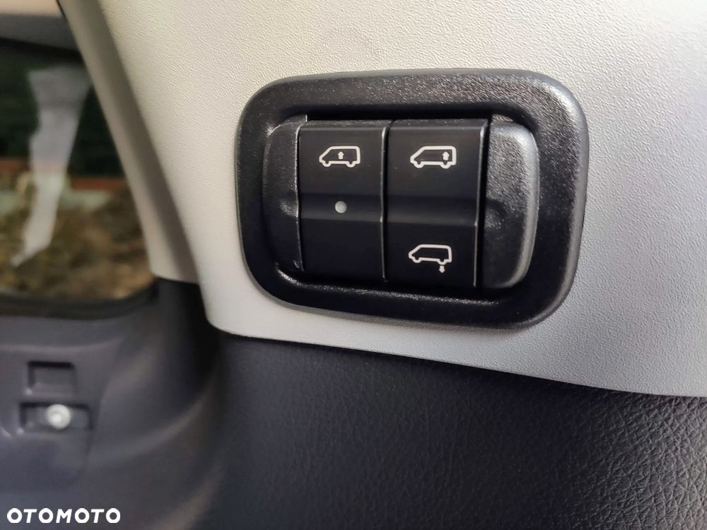 Mercedes-Benz Viano - 32