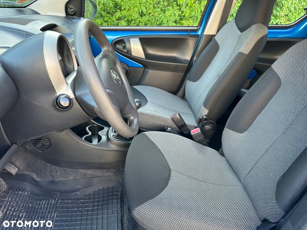 Toyota Aygo 2012 photo 2