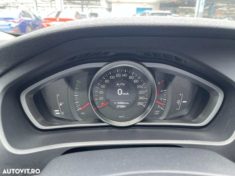 Volvo V40 D2 You - 10