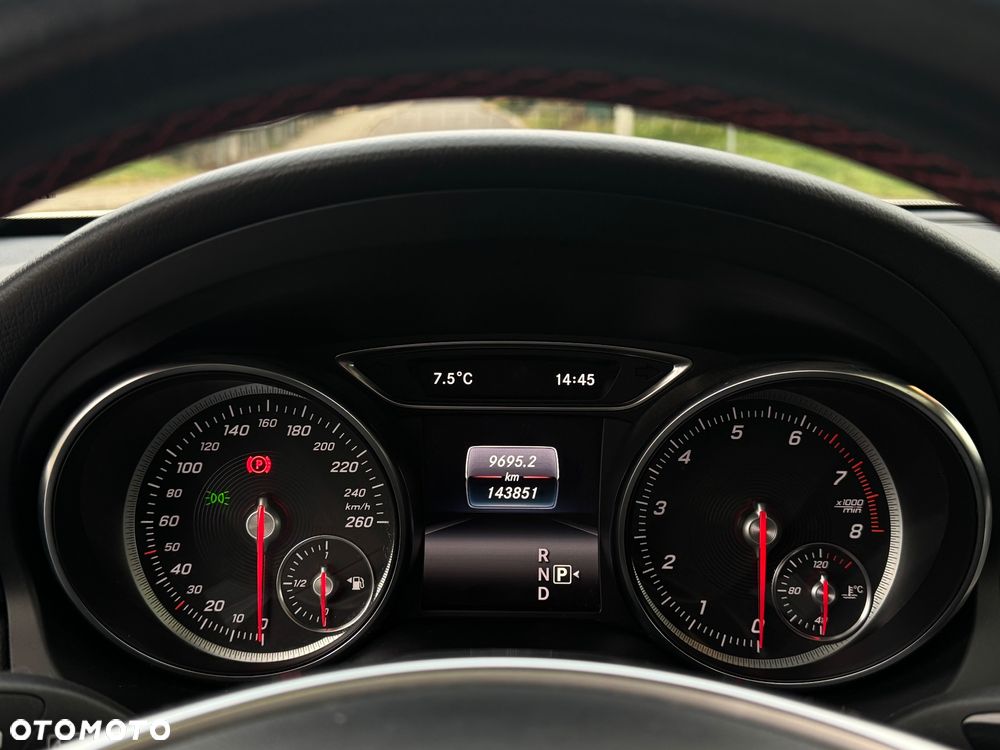 Mercedes-Benz GLA 220 4-Matic AMG Line - 16