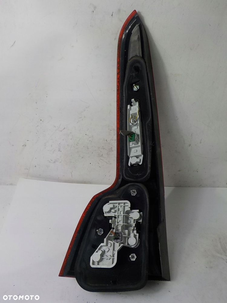 VOLVO V50 LIFT LAMPA PRAWA TYŁ TYLNA 24144-878 - 4