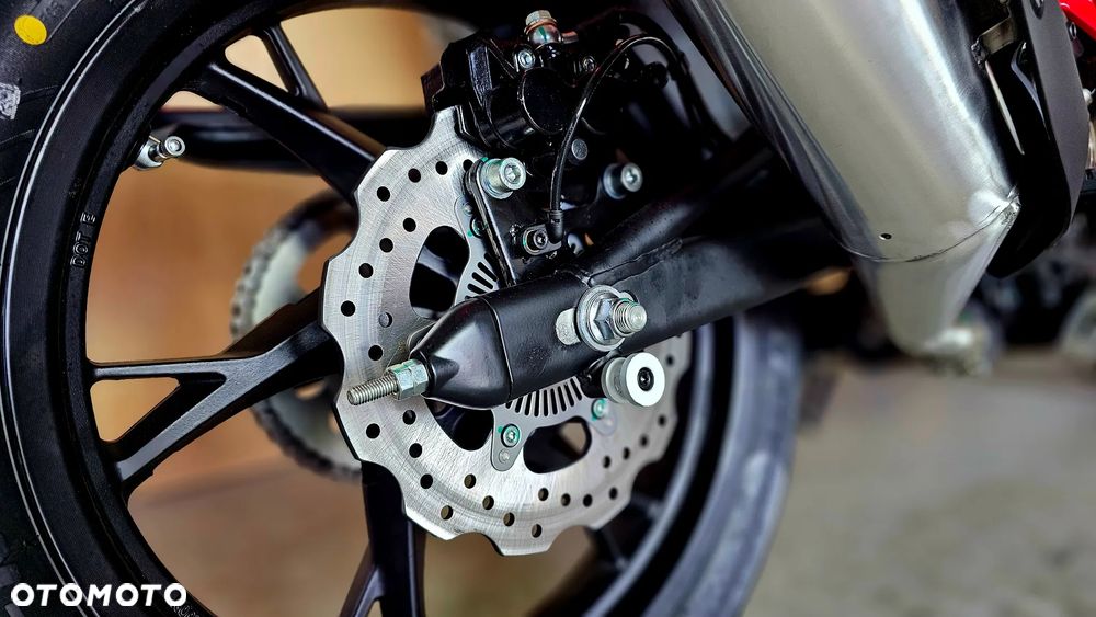 QJMOTOR SRK 125R - 15