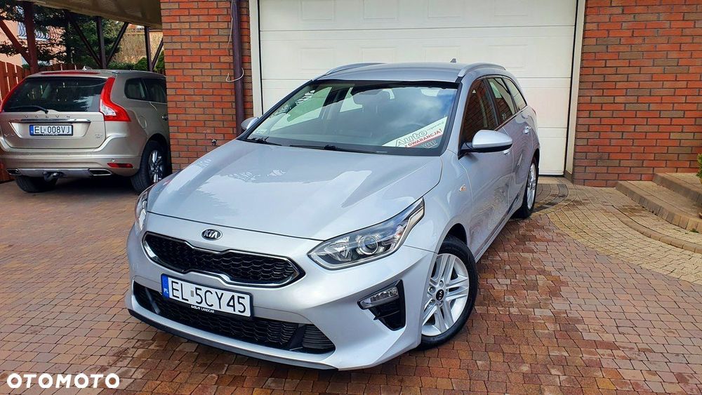Kia Ceed - 38