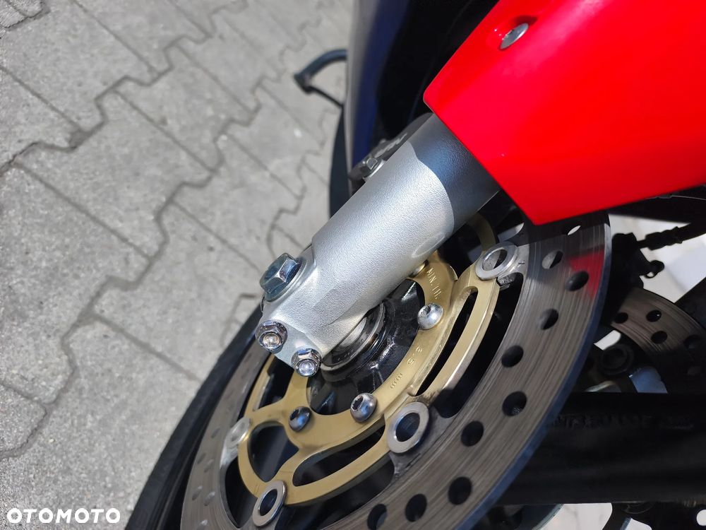 Honda CBR - 37