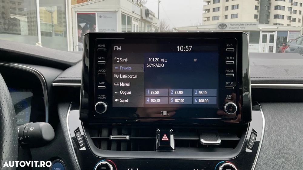 Toyota Corolla 2.0 HSD Exclusive Plus GR Sport Bi-Tone - 17