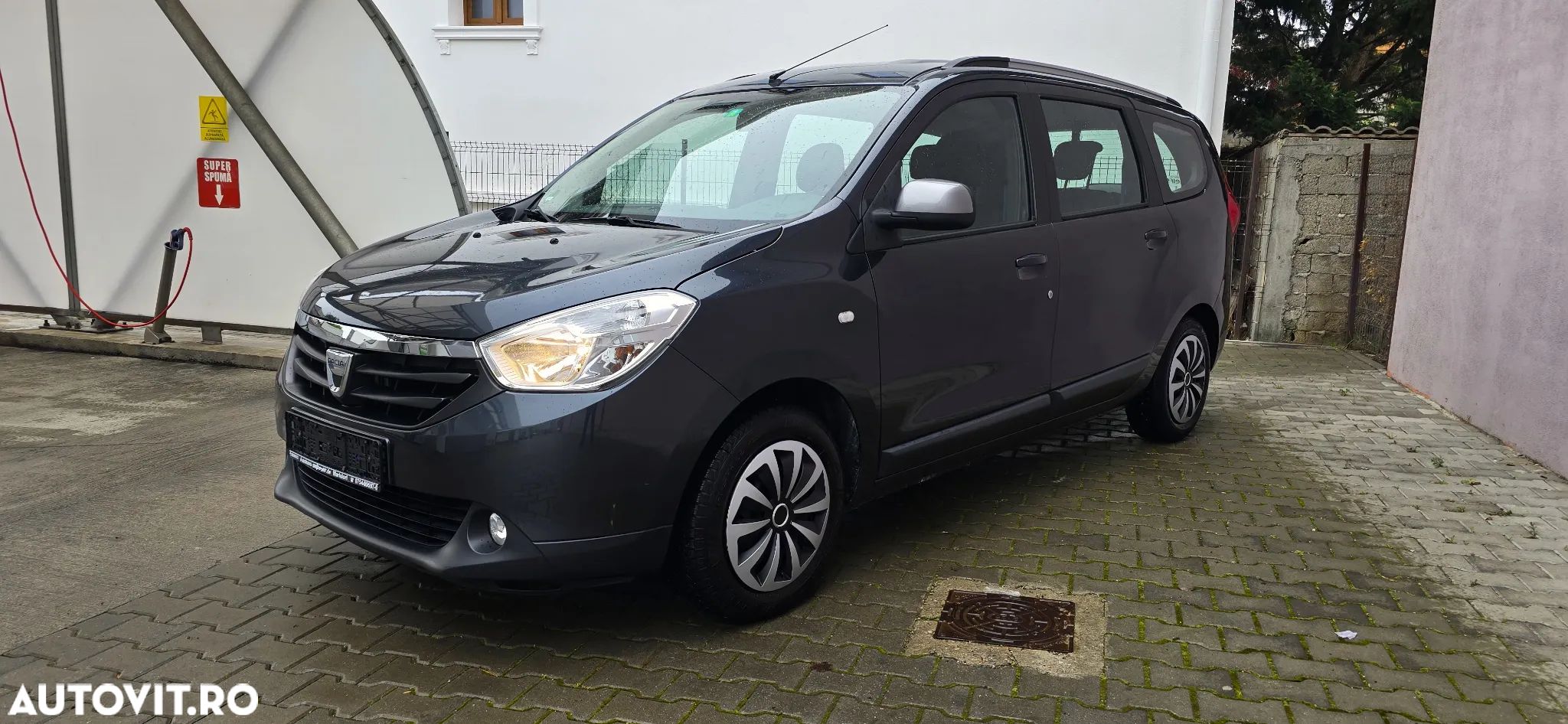Dacia Lodgy 1.2 TCe 115 CP Laureate - 1