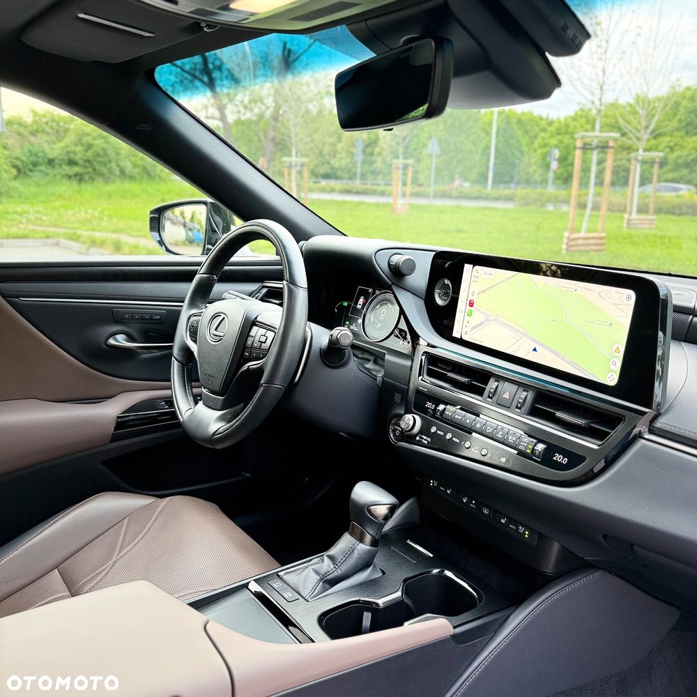 Lexus ES 300h Prestige - 13