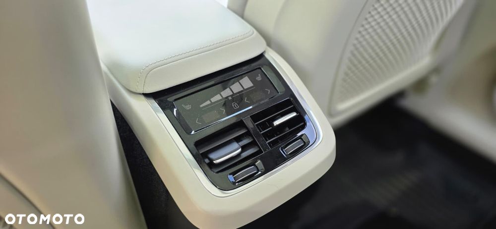 Volvo XC 60 B5 B AWD Inscription - 34