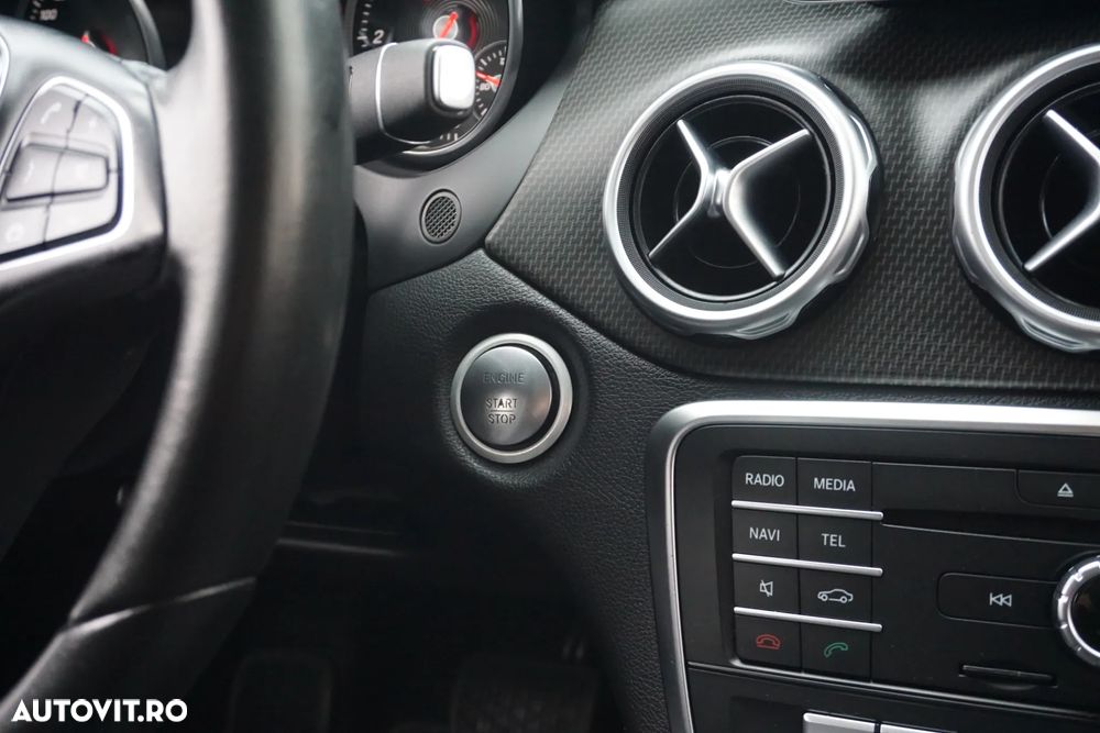 Mercedes-Benz GLA 200 d 4Matic 7G-DCT Urban - 11