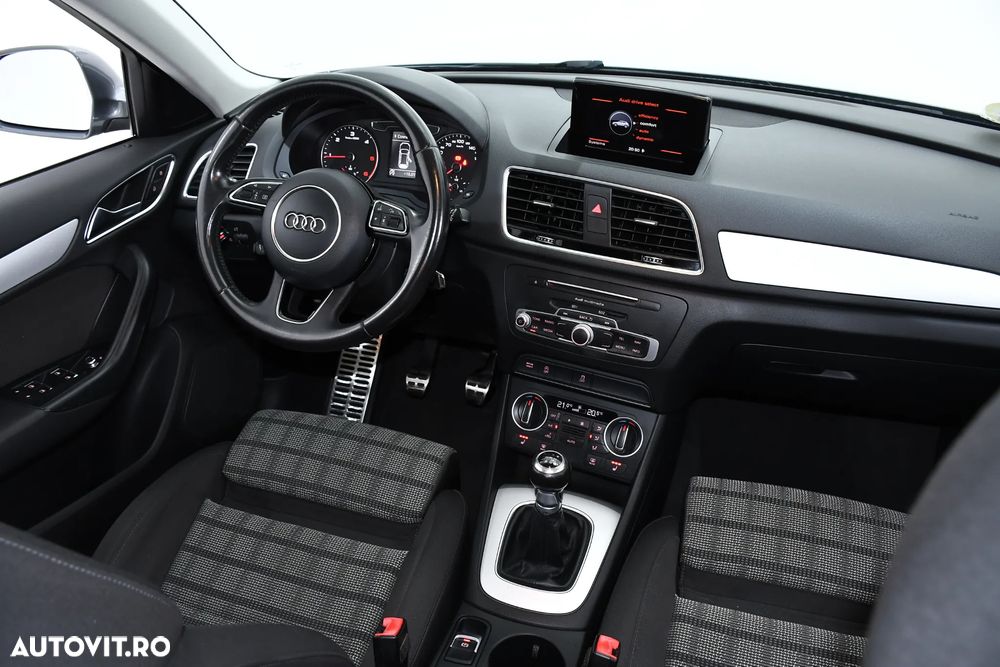 Audi Q3 2.0 TDI Design - 12