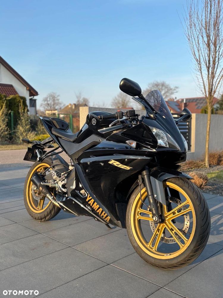 Yamaha YZF - 1