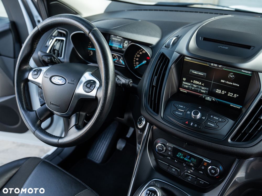 Ford Kuga 2.0 TDCi 2x4 Titanium - 29