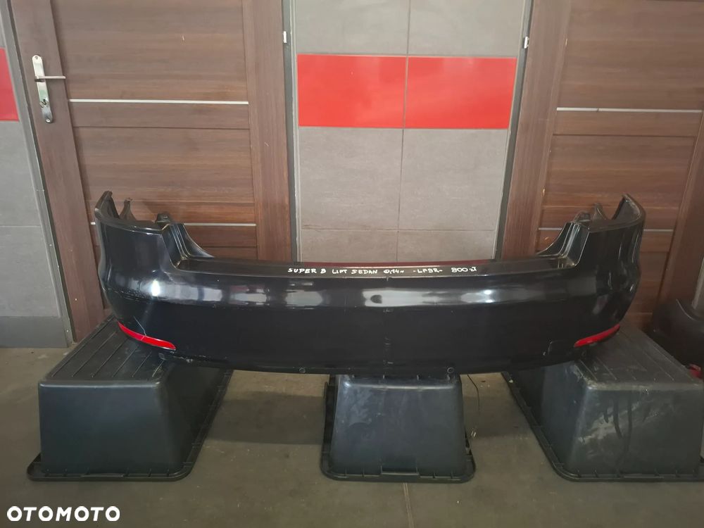 Zderzak tył Skoda Superb lift 2,0 TDI 2014 rok kolor LF9R sedan - 1