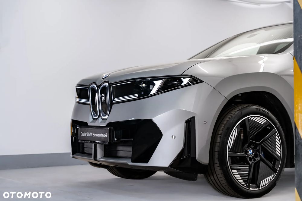 BMW iX3 - 11