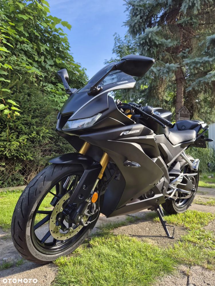 Yamaha YZF - 1