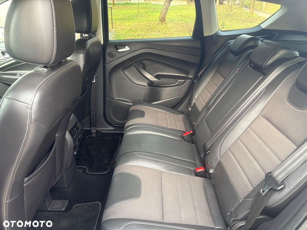 Ford Kuga 2.0 TDCi 4x4 Titanium - 32