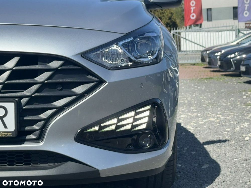 Hyundai i30 1.5 DPI Classic + - 5