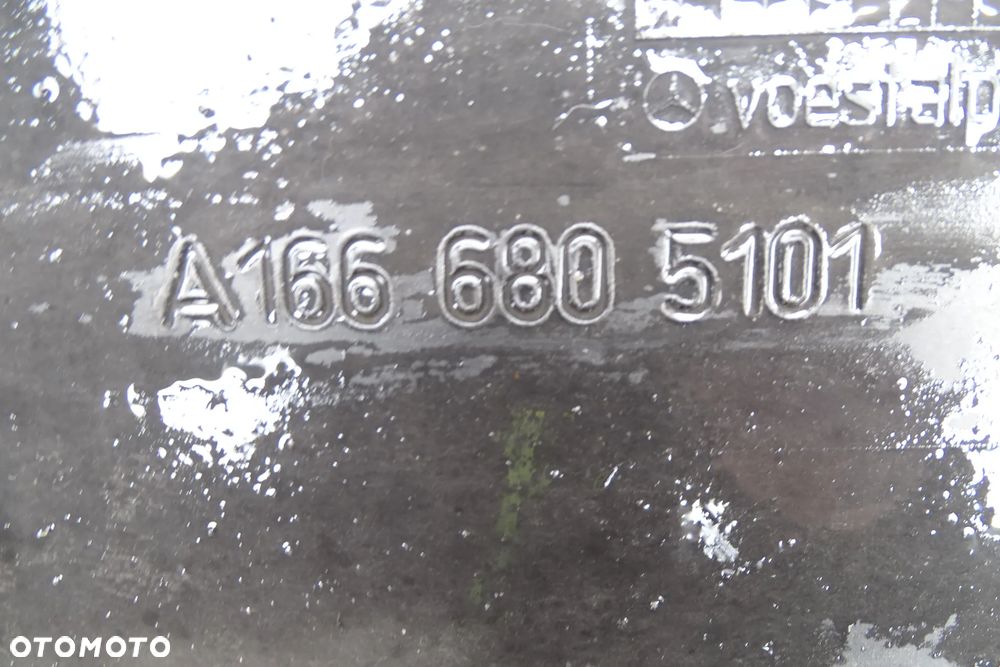 MERCEDES ML GL W166 Płyta osłona podwozia prawa 1666805101 - 6