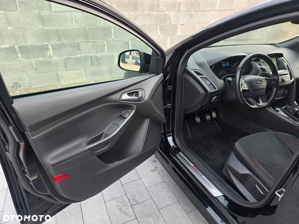 Ford Focus SW - 15