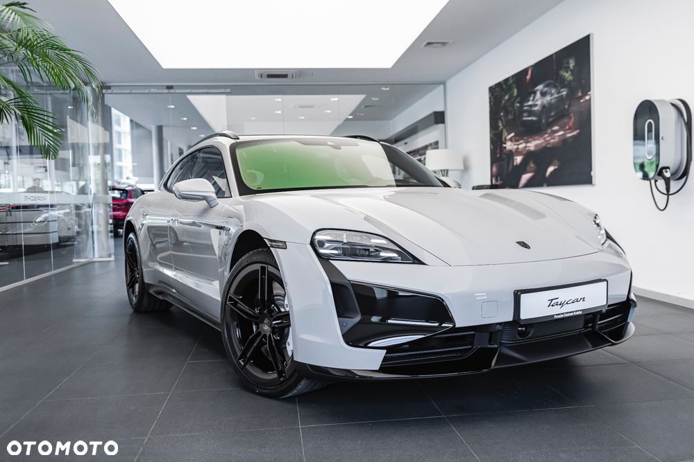 Porsche Taycan - 13