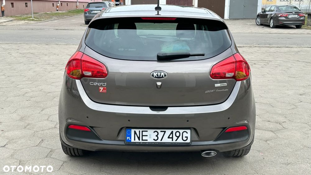 Kia Ceed - 10