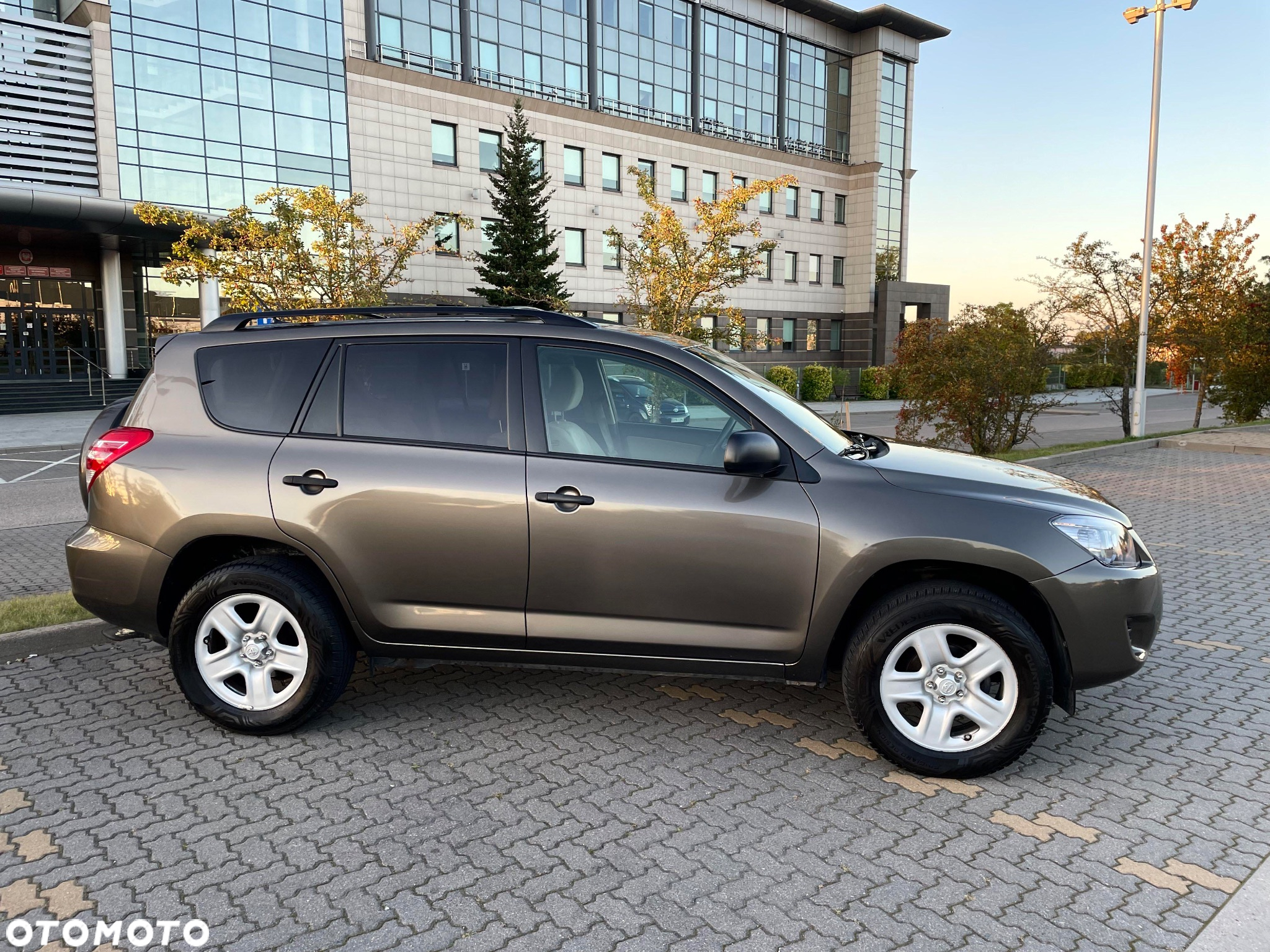 Toyota RAV4 - 4
