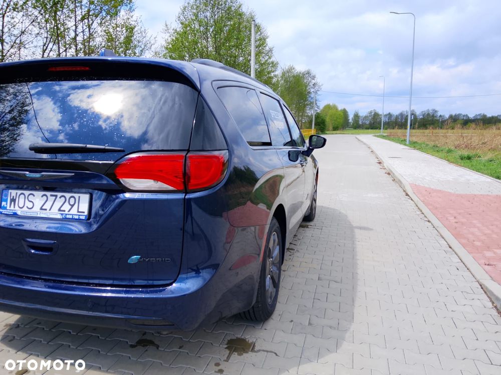Chrysler Pacifica - 9