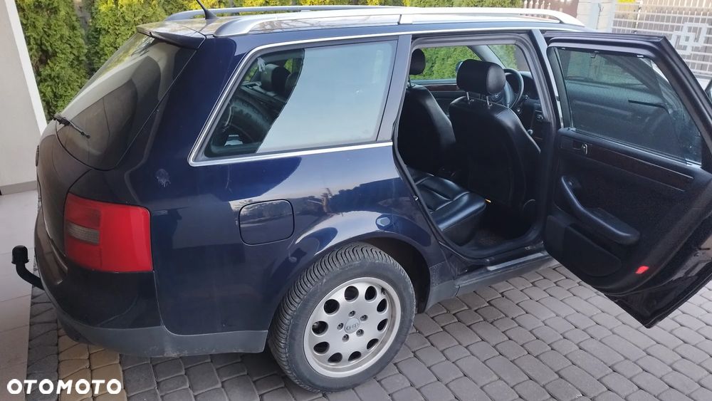 Audi A6 Avant 2.4 - 6