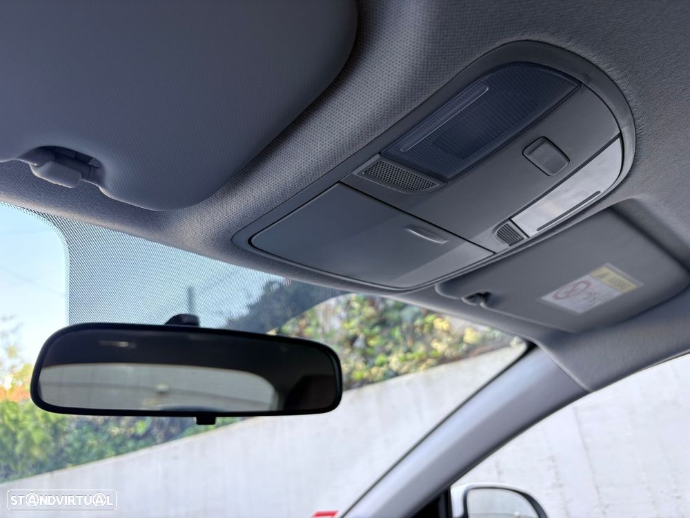 Kia Rio 1.2 CVVT Urban - 42