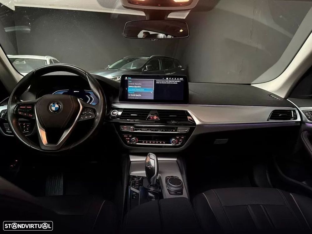 BMW 530 e Line Luxury - 8