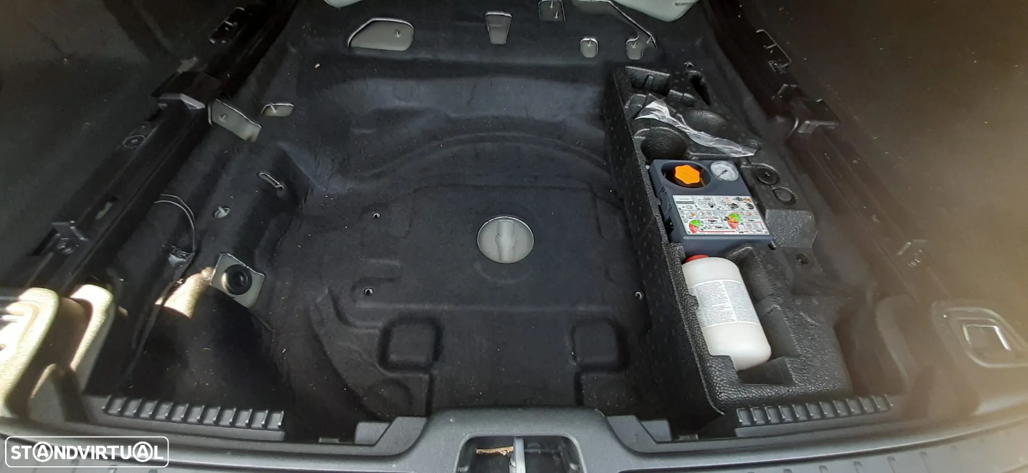 Volvo V60 2.0 D3 Momentum Geartronic - 44