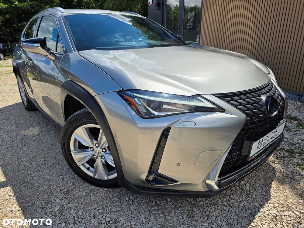 Lexus UX - 4