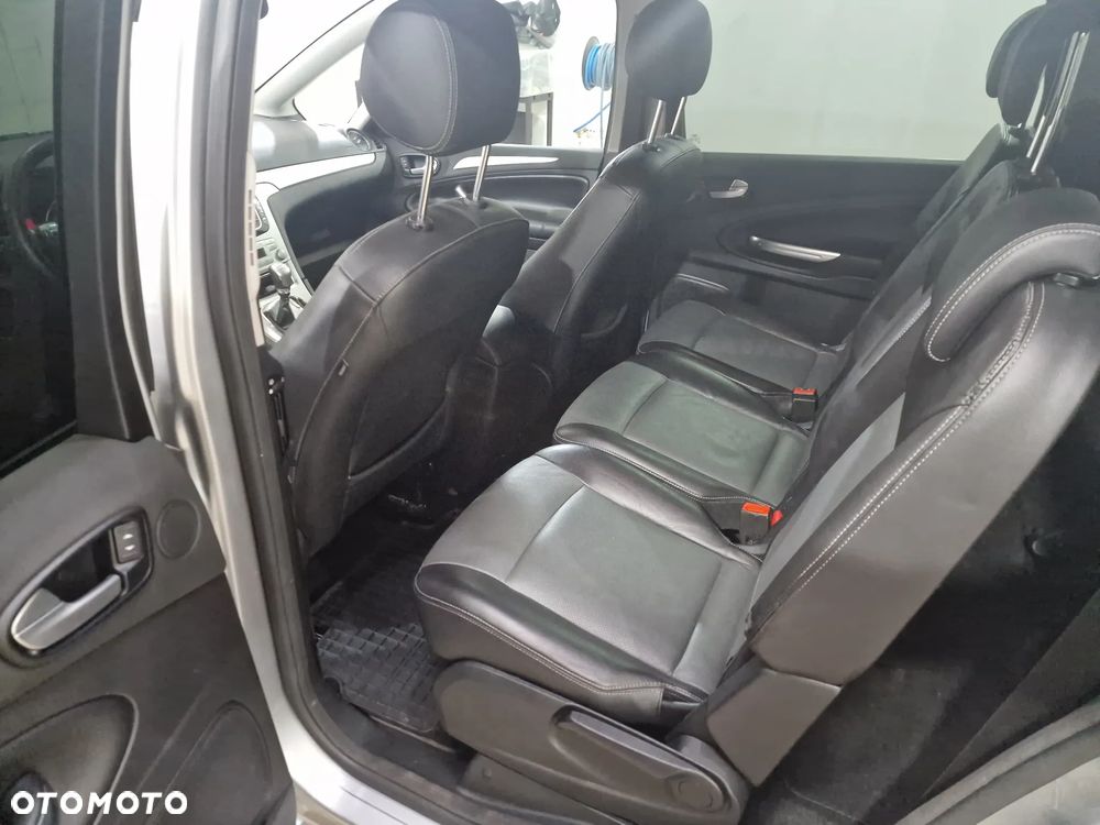 Ford S-Max 2.5 Titanium - 9